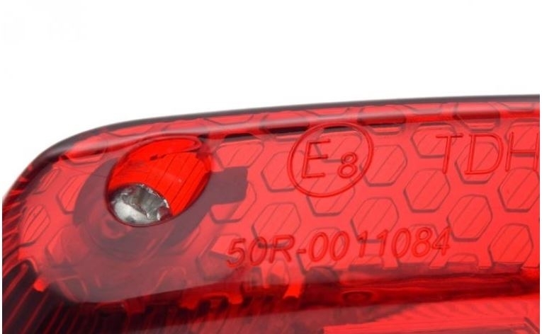 LED Rückleuchte Rücklicht Kunststoff rot E-geprüft mit Kennzeichenbeleuchtung