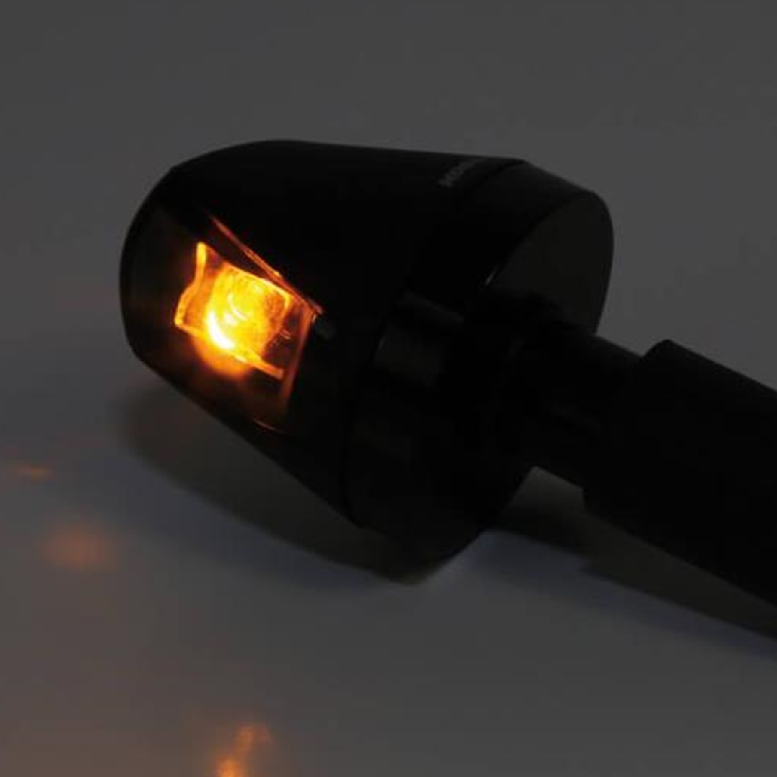 Blinkerleuchten Paar für vorne mit LED Technik aus Aluminium in schwarz für viele Fahrzeuge
